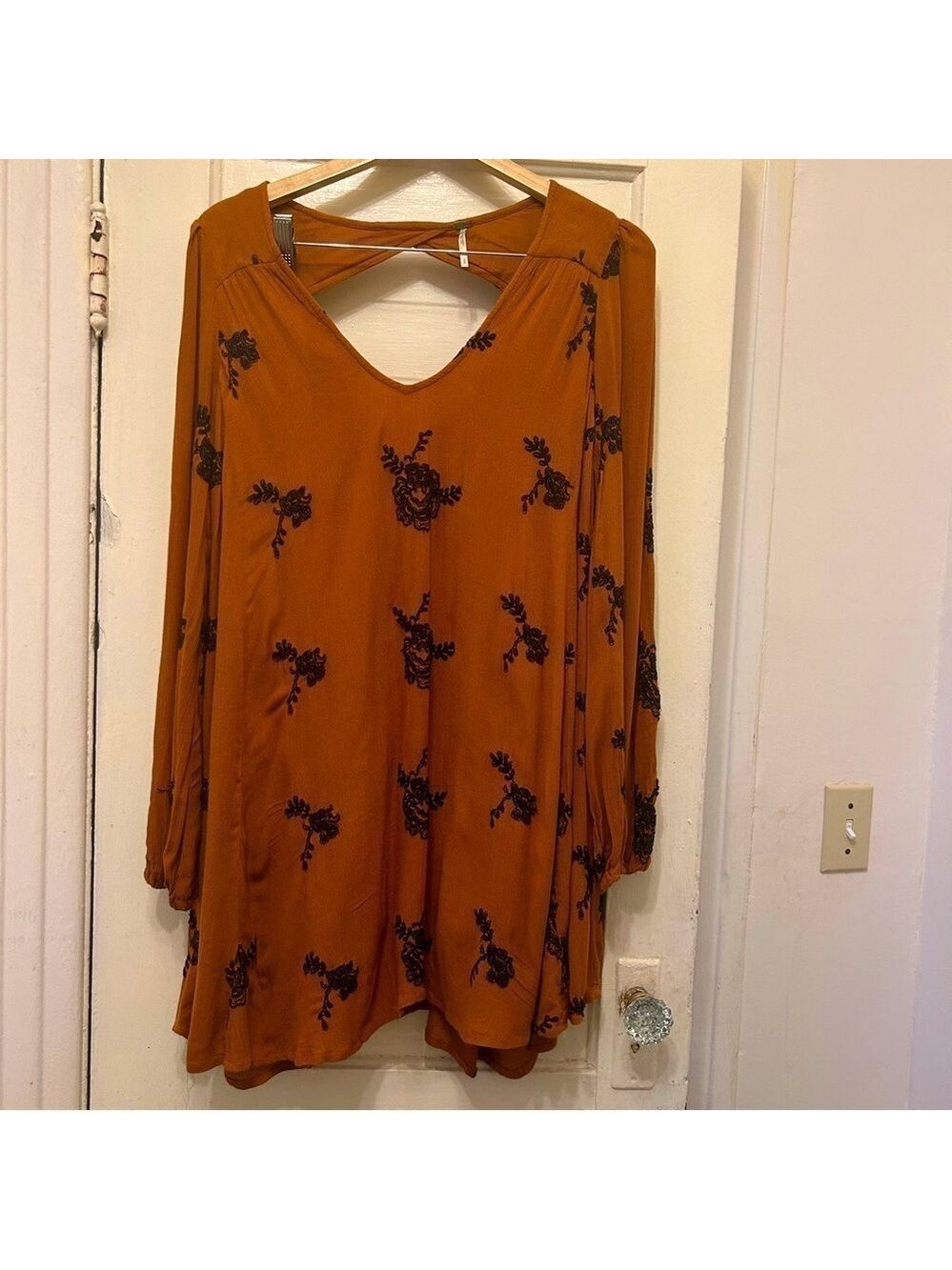 Free People Key Hole Front And Back Embroidered Floral Mini Dress Sz S Pockets